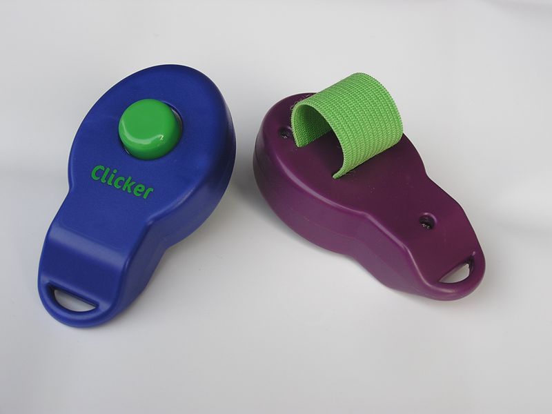 Ring Clicker Dog Training Tool — Portable Pet Rattle Clicker